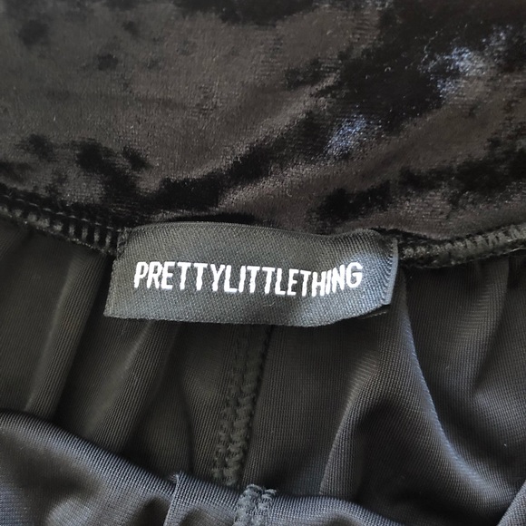 Pretty little thing velvet short - Picture 2 of 3